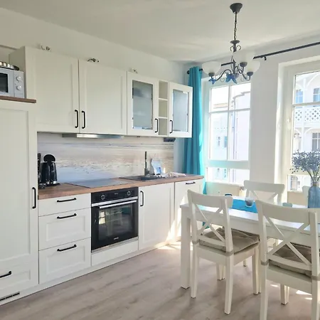 Apartment Stilvolle Mit Gemuetlichem Balkon In *